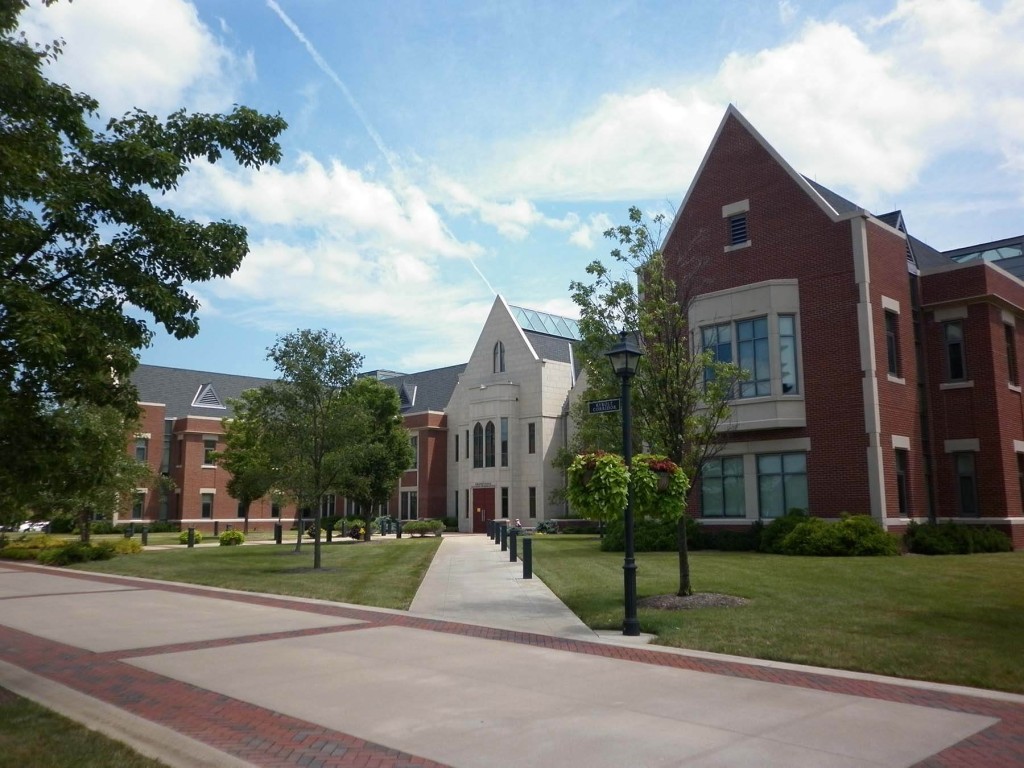 Ashland Uniersity multistory brick buildings and walkways