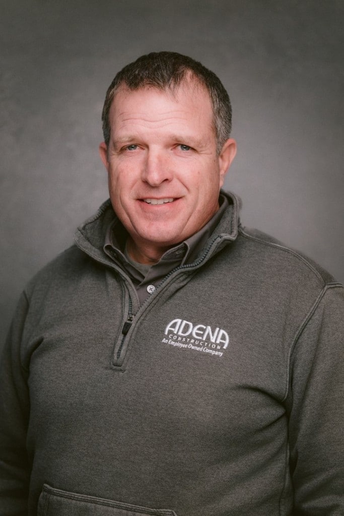 Head shot of Dan Henry.